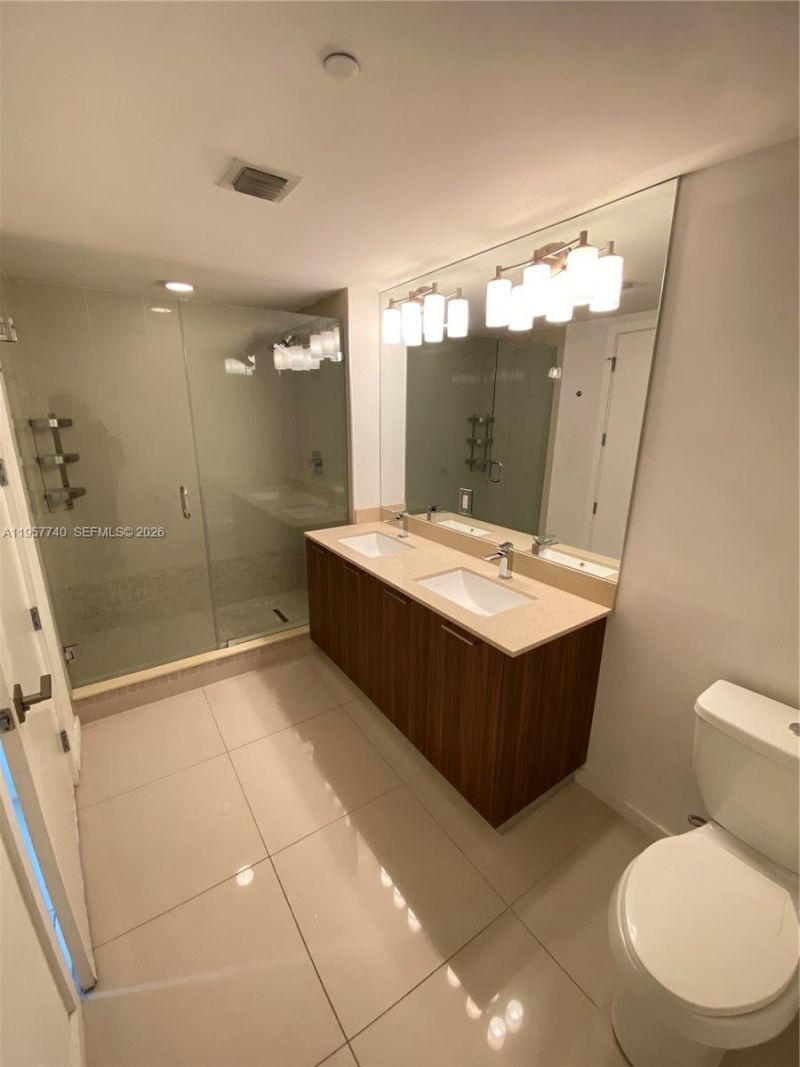 5252 NW 85th Ave , Unit 910, Doral, FL 33166 Photo