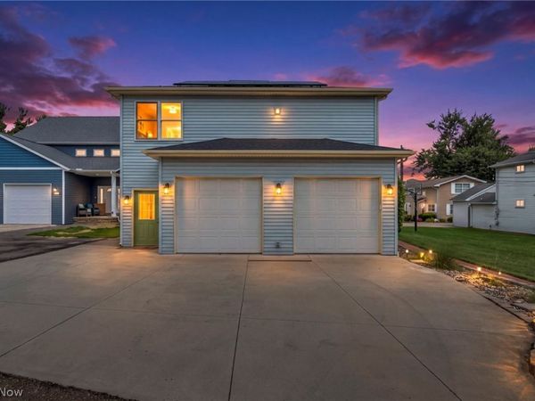 664 Pine Drive, Lake Milton, OH 44429