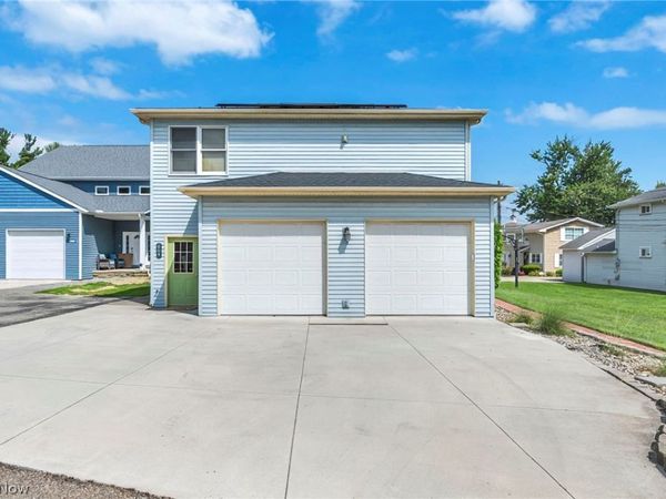 664 Pine Drive, Lake Milton, OH 44429