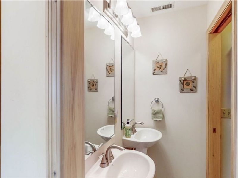 664 Pine Drive, Lake Milton, OH 44429 Photo 20