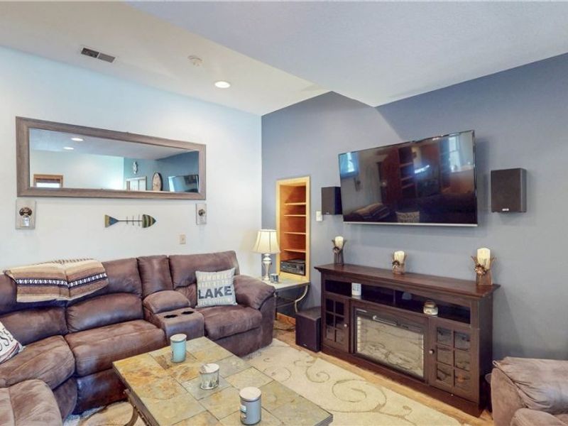 664 Pine Drive, Lake Milton, OH 44429 Photo 5