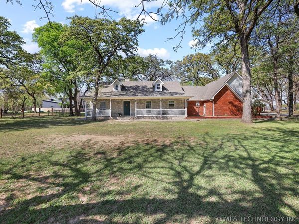 11952 N Woodlands Circle, Kingston, OK 73439