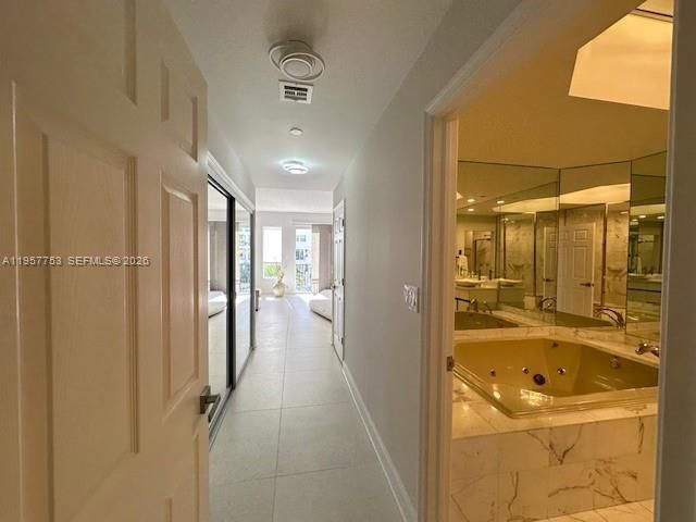 3900 Island Blvd , Unit B-303, Aventura, FL 33160 Photo