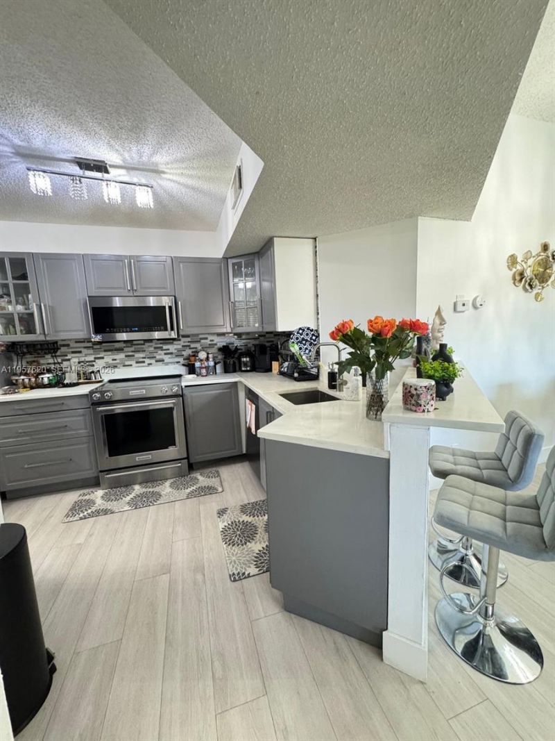 8801 Wiles Rd, Unit 308, Coral Springs, FL 33067 Photo