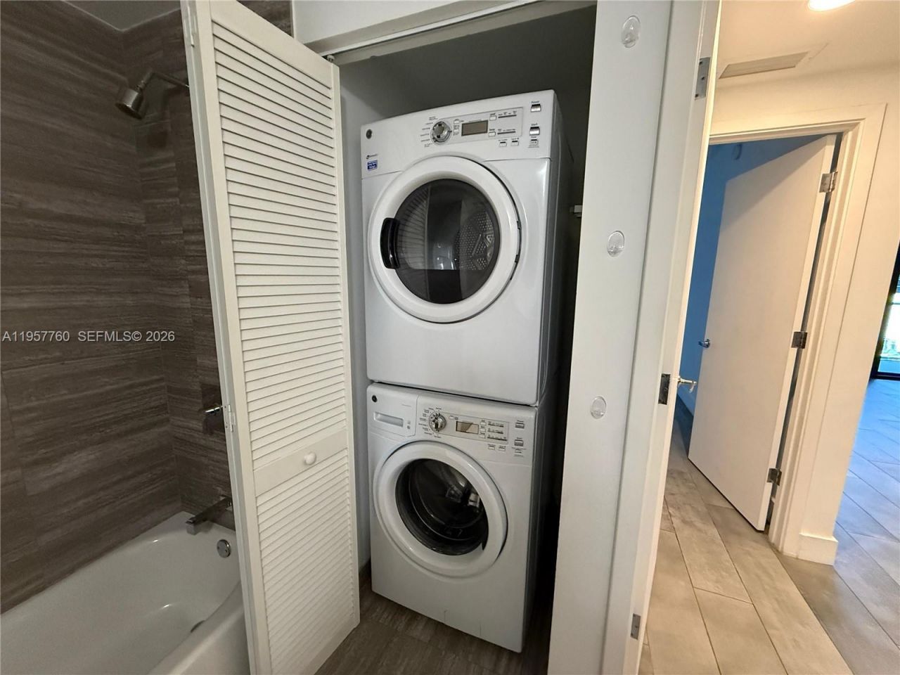 1010 Brickell Ave, Unit 2609, Miami, FL 33131 Photo