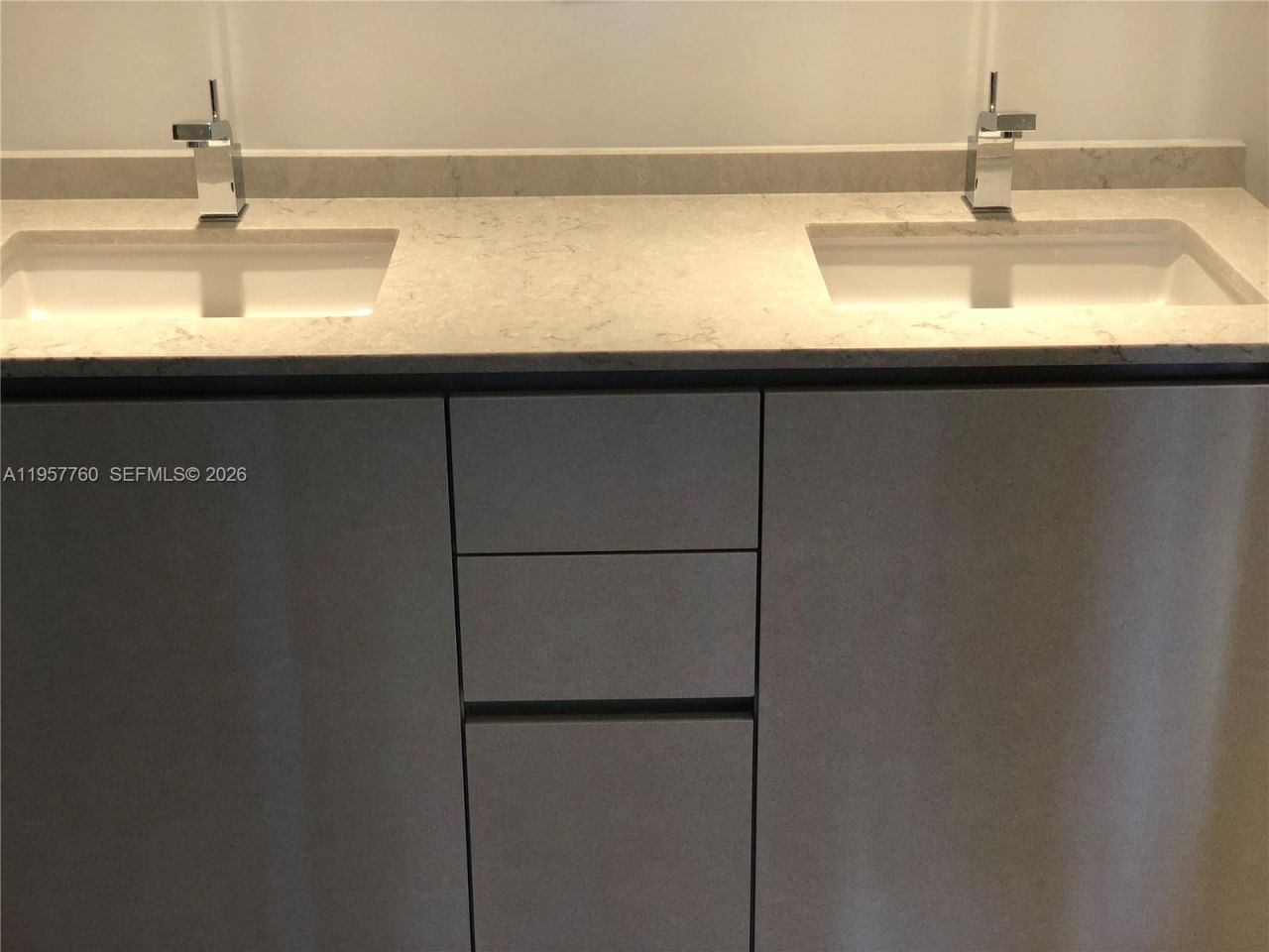 1010 Brickell Ave, Unit 2609, Miami, FL 33131 Photo