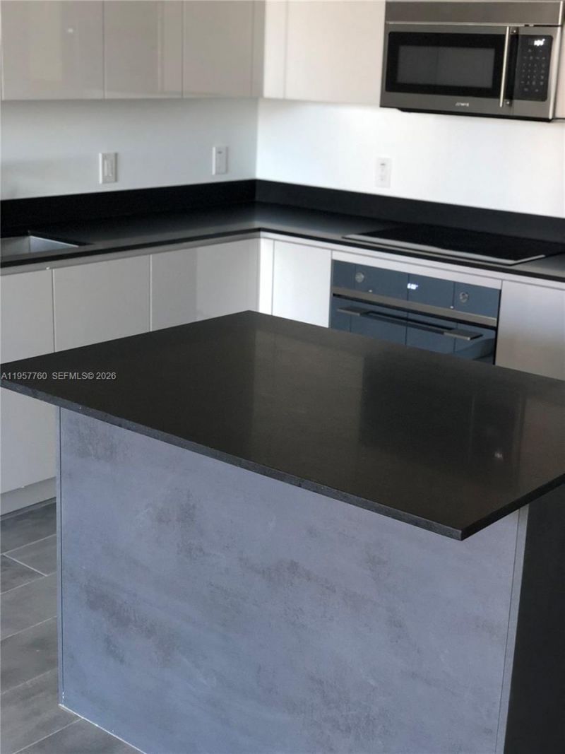 1010 Brickell Ave, Unit 2609, Miami, FL 33131 Photo