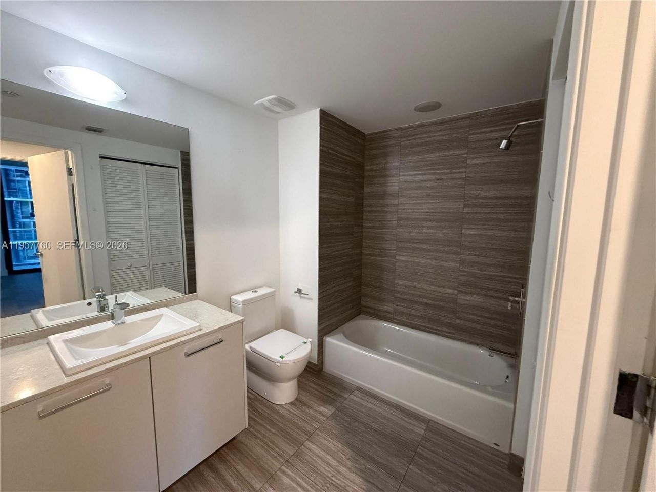 1010 Brickell Ave, Unit 2609, Miami, FL 33131 Photo