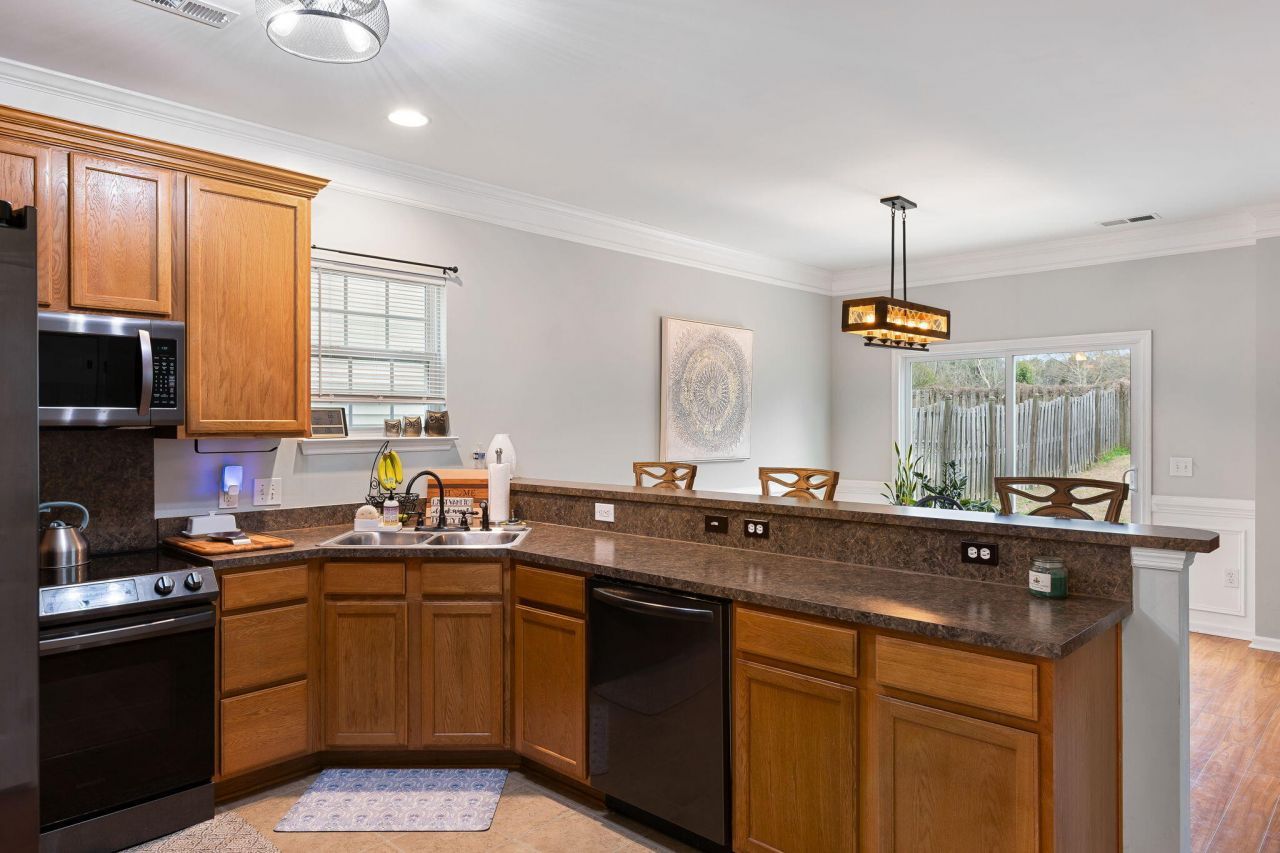 1052 Whitlow Boulevard Photo 11