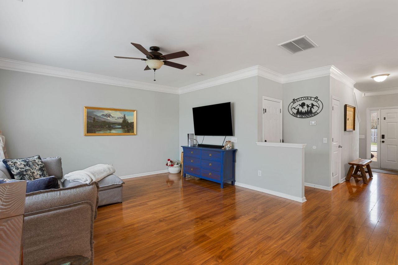 1052 Whitlow Boulevard Photo 5