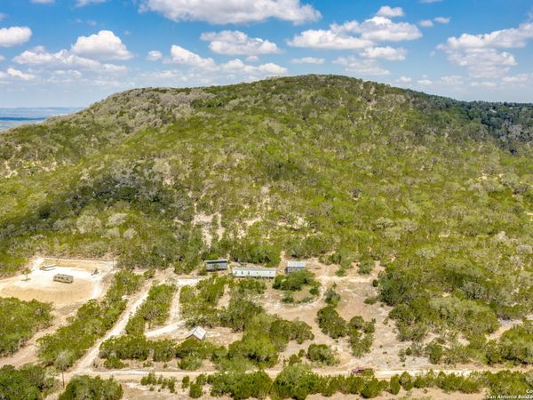 2844 Hidden Valley Rd, Pipe Creek, TX 78063