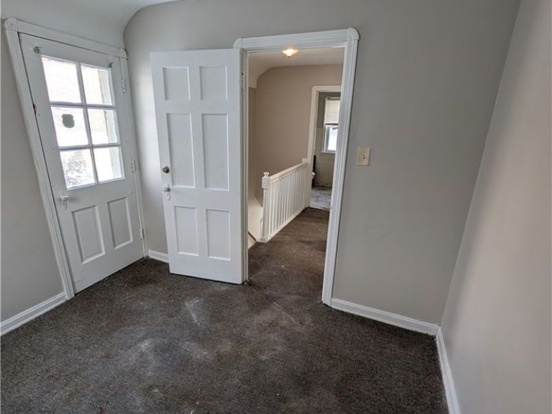 18107 Olympia Road, Cleveland, OH 44112 Photo 10