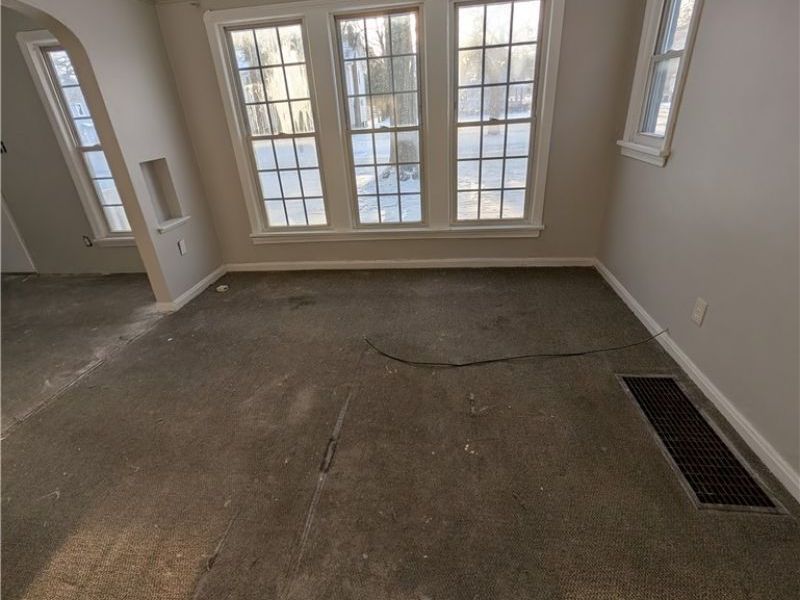 18107 Olympia Road, Cleveland, OH 44112 Photo 11