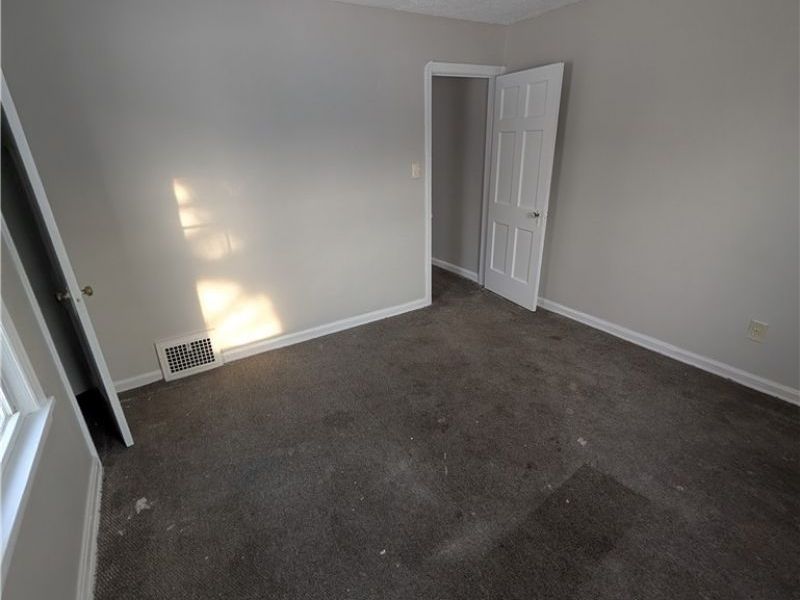 18107 Olympia Road, Cleveland, OH 44112 Photo 13