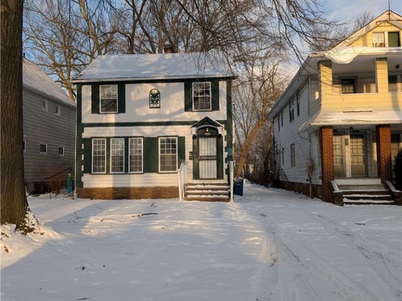 18107 Olympia Road, Cleveland, OH 44112 Photo 2