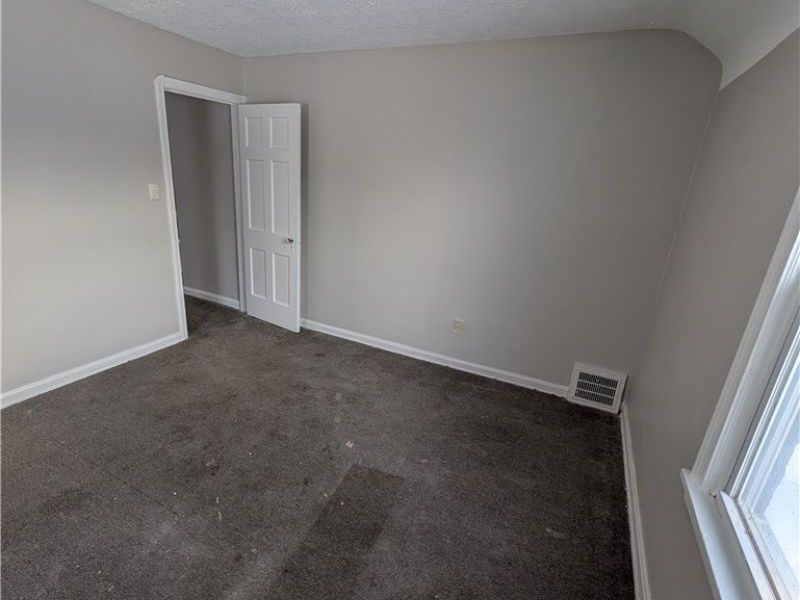 18107 Olympia Road, Cleveland, OH 44112 Photo 28