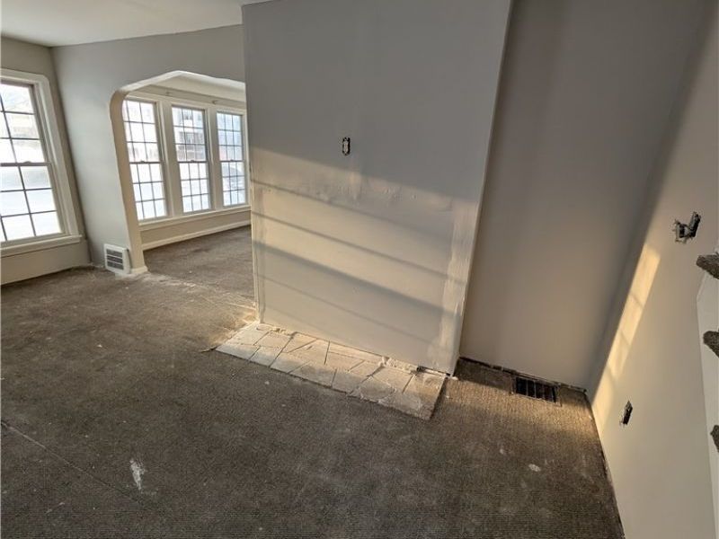 18107 Olympia Road, Cleveland, OH 44112 Photo 7