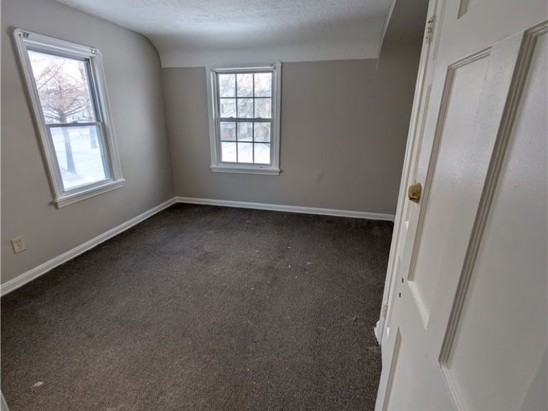 18107 Olympia Road, Cleveland, OH 44112 Photo 8