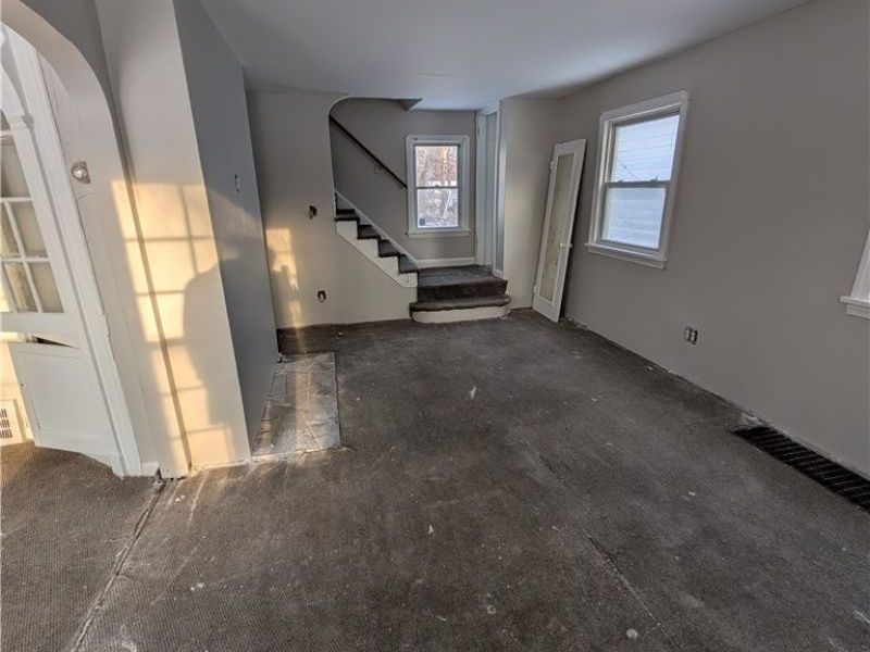 18107 Olympia Road, Cleveland, OH 44112 Photo 9