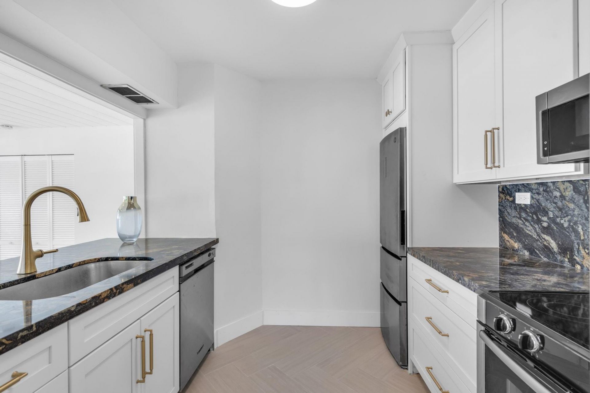 375 Orange Way, West Palm Beach, FL 33405 Photo