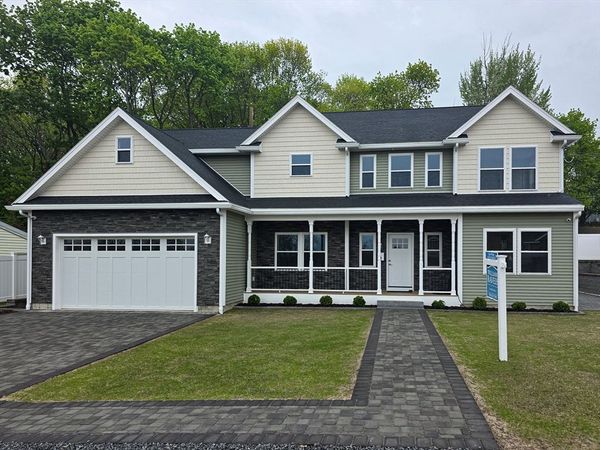 1 Goddard Dr, Nahant, MA 01908