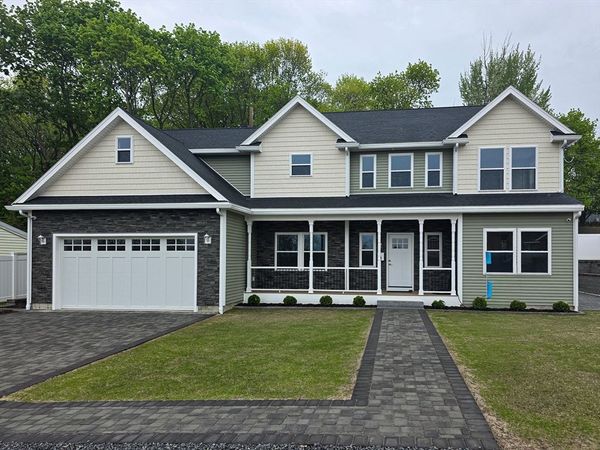 1 Goddard Dr, Nahant, MA 01908