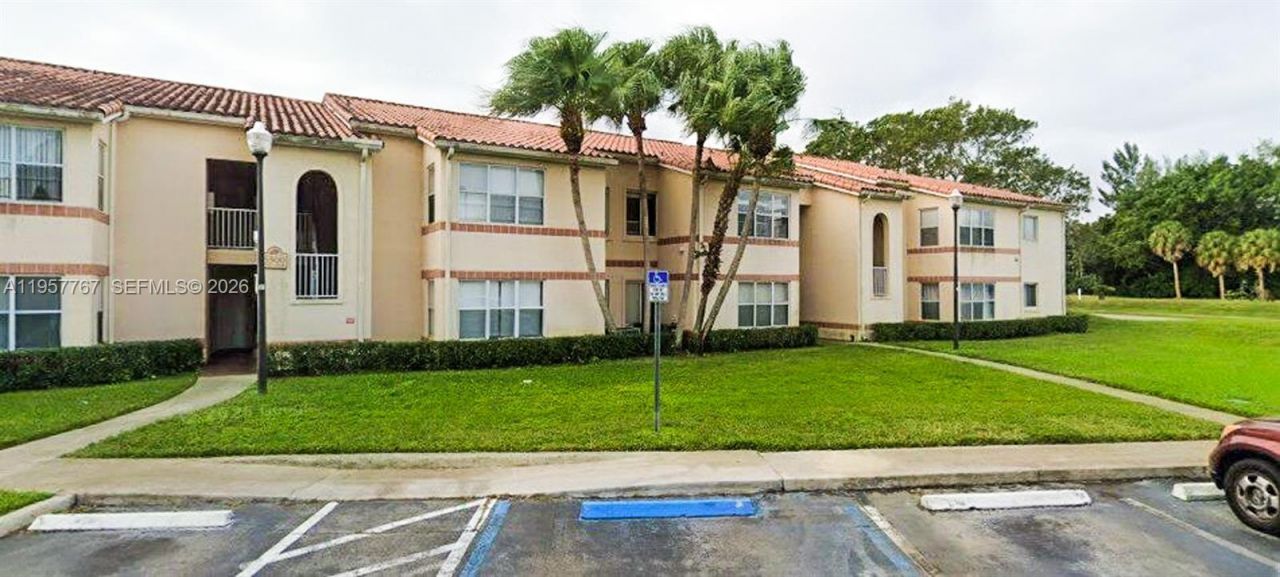 3300 N Pinewalk Dr N, Unit 1915, Margate, FL 33063 Photo