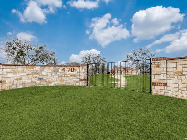 470 Blue Quail, Lytle, TX 78052