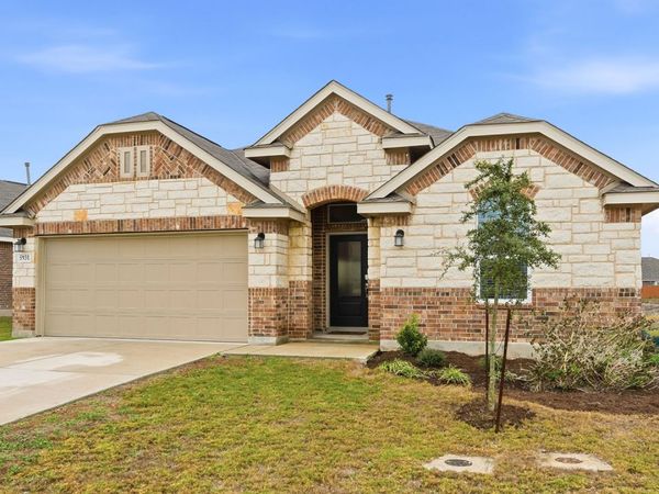 5931 Corsicana, Seguin, TX 78155
