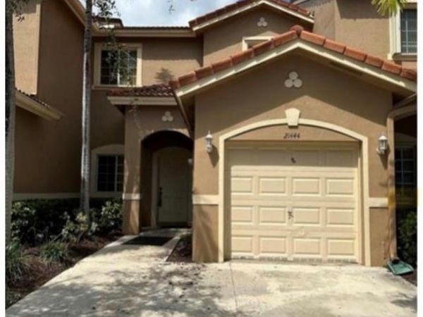 21444 SW 85th Path, Cutler Bay, FL 33189
