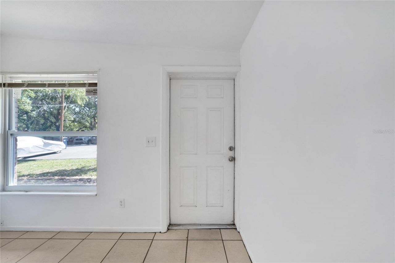 8720 N 48th Street, Tampa, FL 33617 Photo