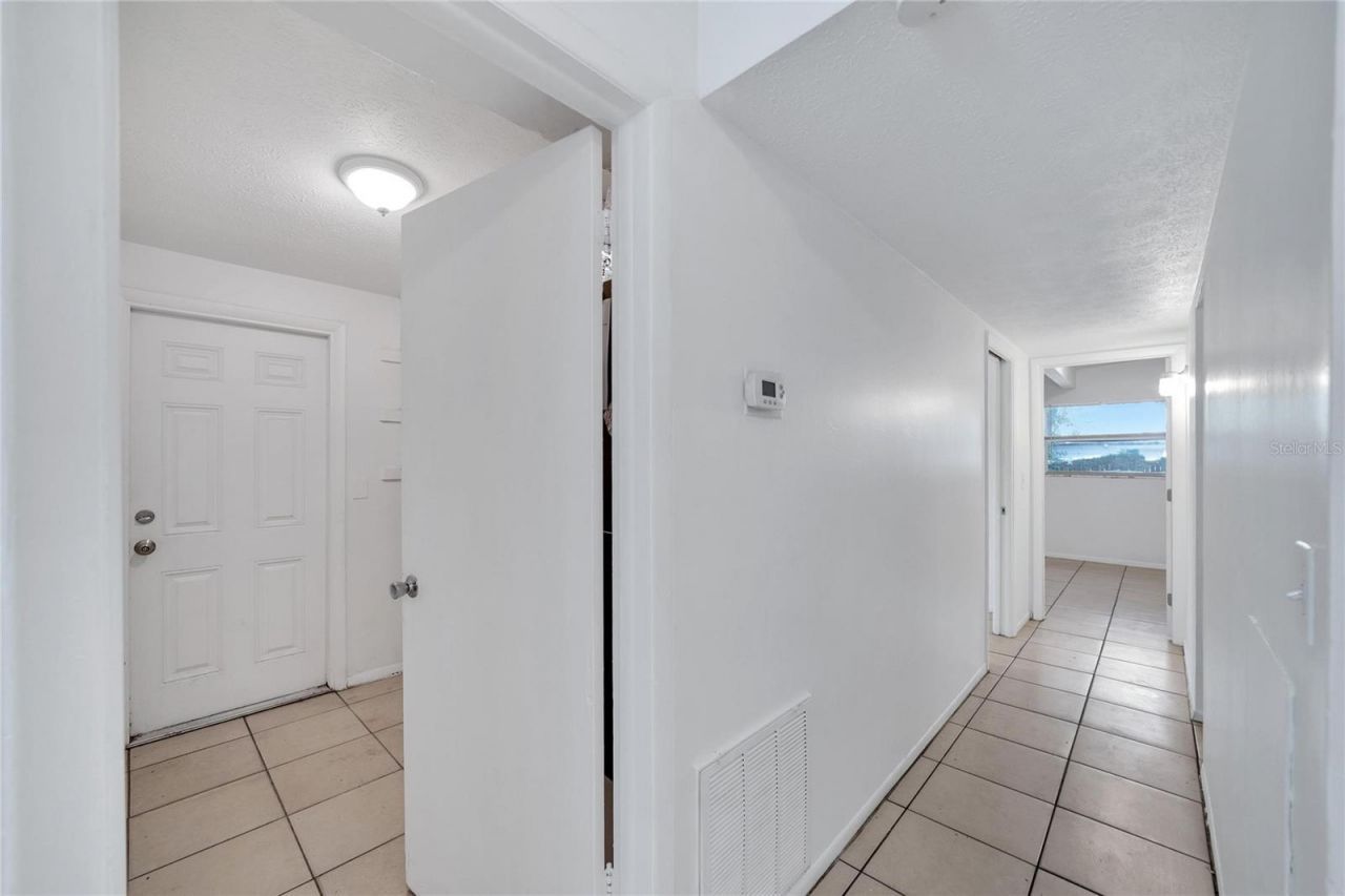 8720 N 48th Street, Tampa, FL 33617 Photo