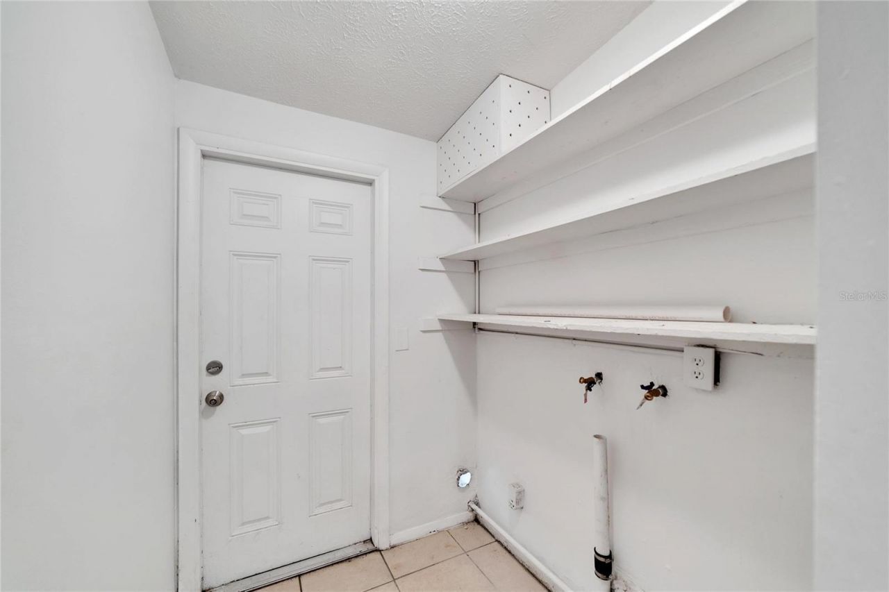 8720 N 48th Street, Tampa, FL 33617 Photo