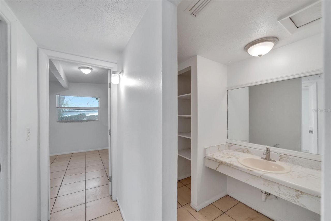 8720 N 48th Street, Tampa, FL 33617 Photo