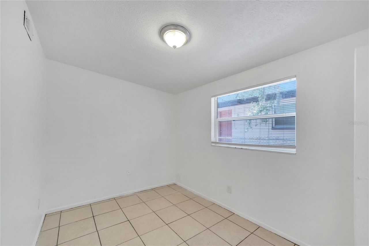 8720 N 48th Street, Tampa, FL 33617 Photo