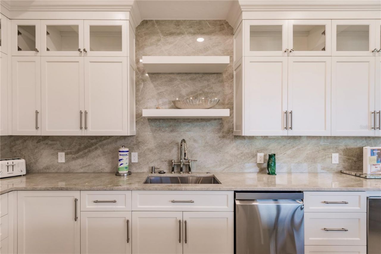 6042 W Peppertree Way, Unit 224B, Sarasota, FL 34242 Photo