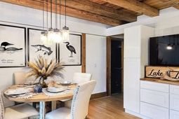 6 Green Shank Court photo 4