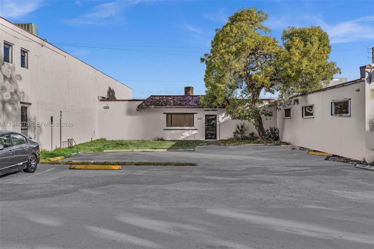 2021 Coolidge St, Unit 104, Hollywood, FL 33020 Photo