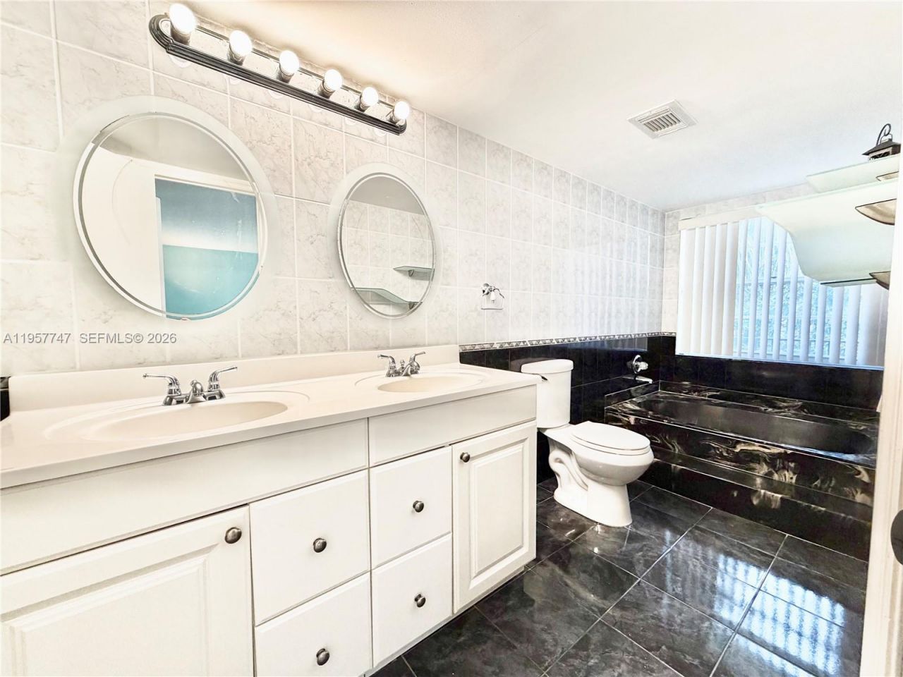 2203 NE 7th St, Unit 14, Hallandale Beach, FL 33009 Photo