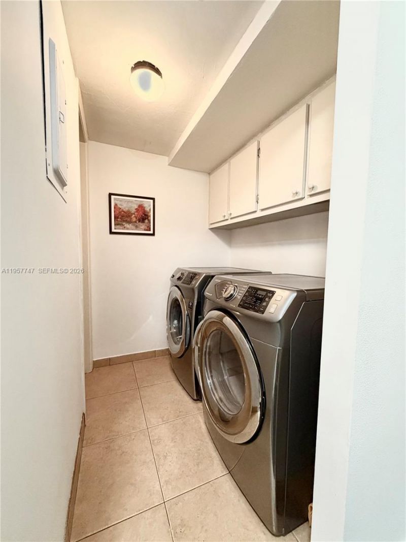 2203 NE 7th St, Unit 14, Hallandale Beach, FL 33009 Photo