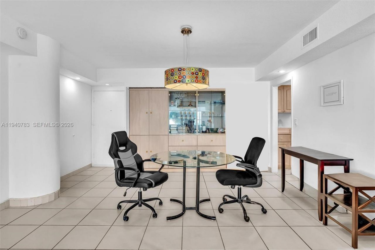 5005 Collins Ave, Unit 824, Miami Beach, FL 33140 Photo