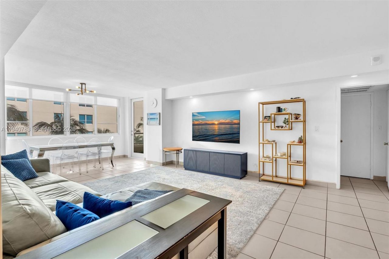 5005 Collins Ave, Unit 824, Miami Beach, FL 33140 Photo
