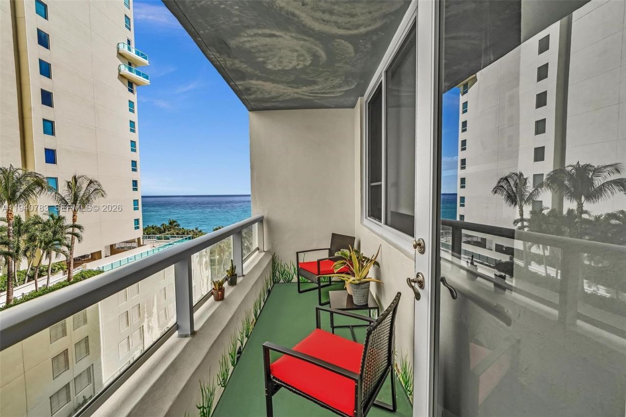 5005 Collins Ave, Unit 824, Miami Beach, FL 33140 Photo