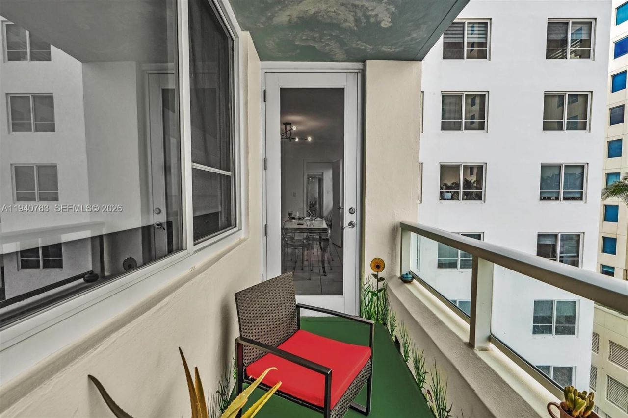 5005 Collins Ave, Unit 824, Miami Beach, FL 33140 Photo