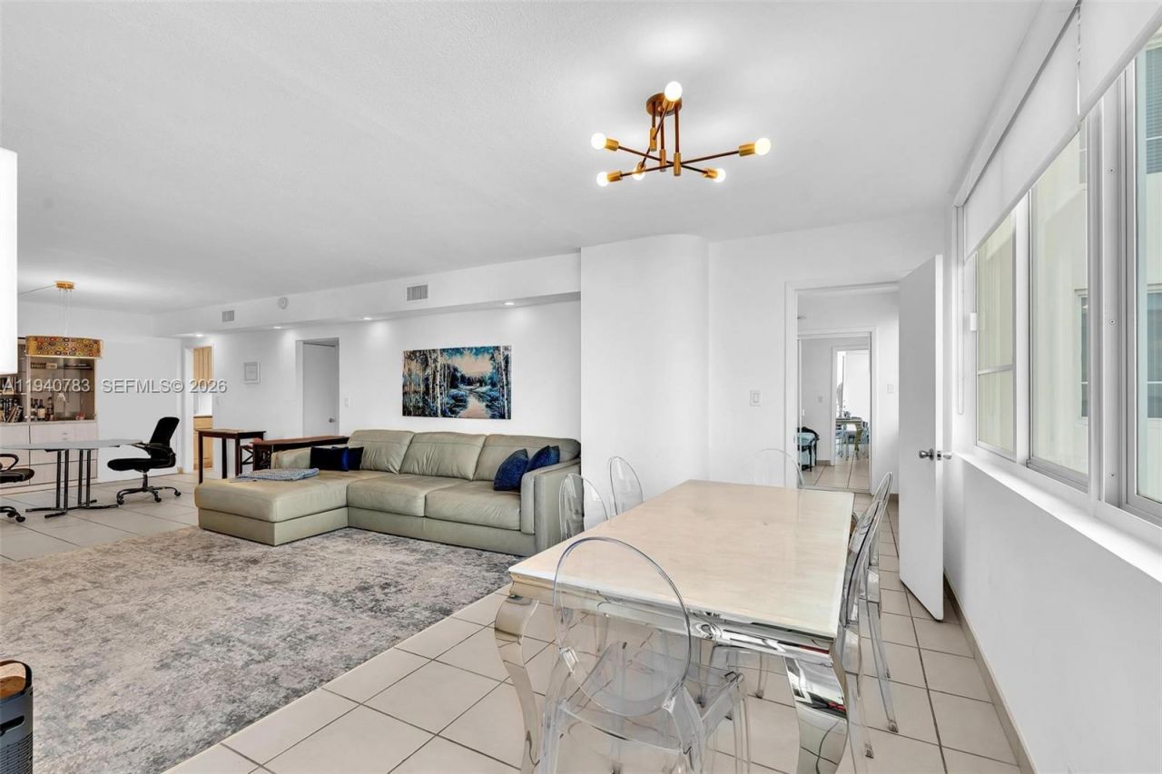 5005 Collins Ave, Unit 824, Miami Beach, FL 33140 Photo