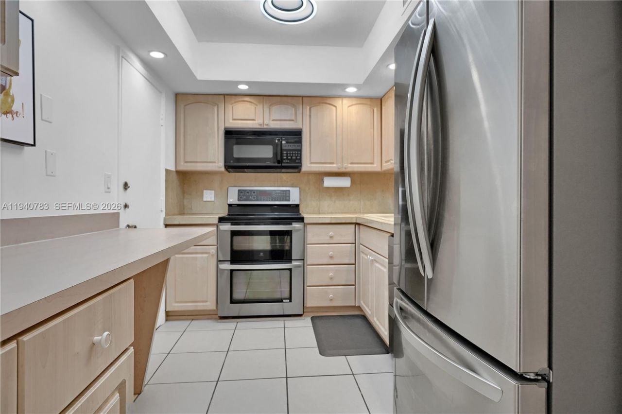 5005 Collins Ave, Unit 824, Miami Beach, FL 33140 Photo