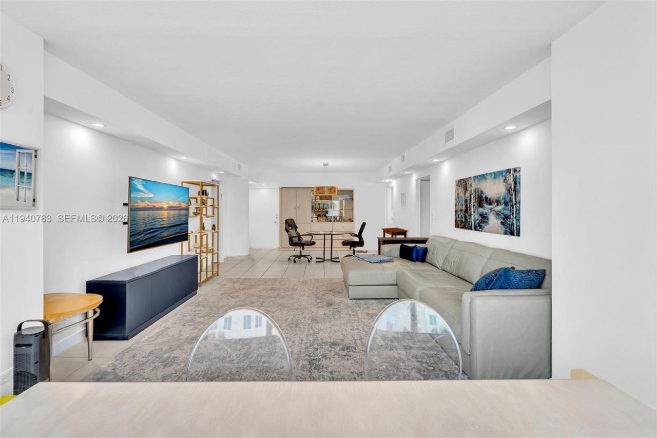 5005 Collins Ave, Unit 824, Miami Beach, FL 33140 Photo