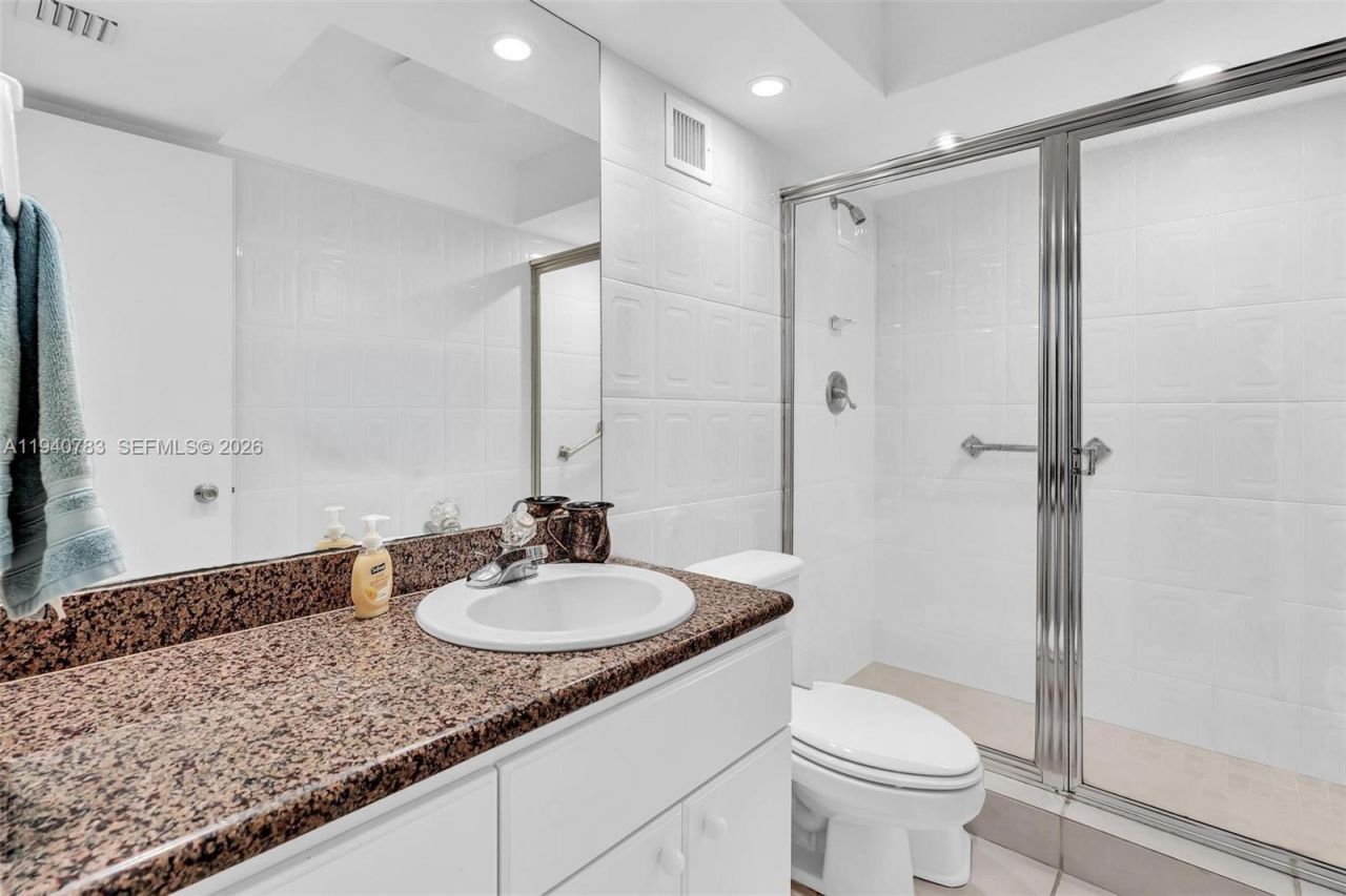 5005 Collins Ave, Unit 824, Miami Beach, FL 33140 Photo