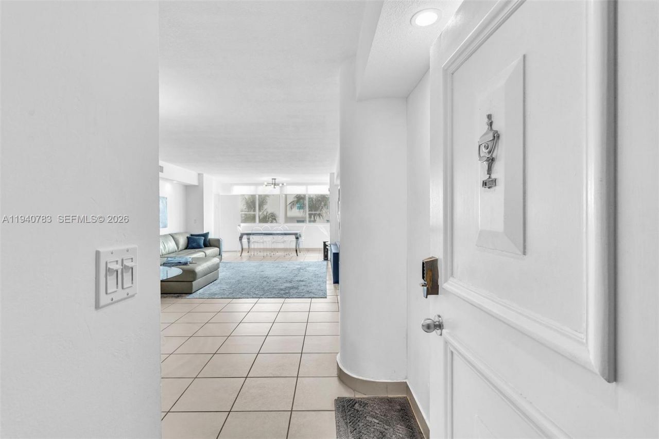 5005 Collins Ave, Unit 824, Miami Beach, FL 33140 Photo