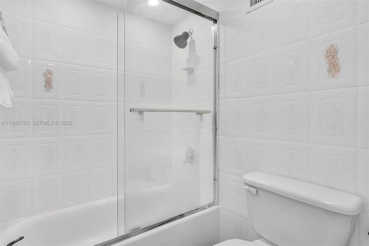 5005 Collins Ave, Unit 824, Miami Beach, FL 33140 Photo